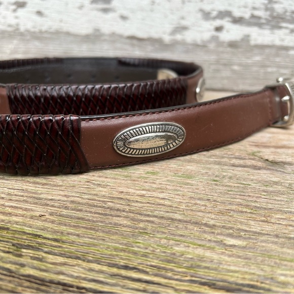 Genuine leather belt with silver metal Conchos. Size 40. - Picture 3 of 7